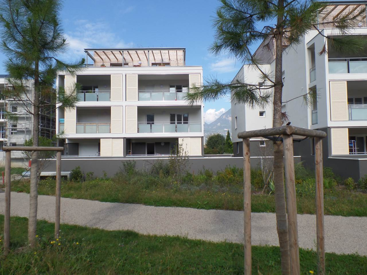 GIERES VILLAGE RESIDENCE RECENTE L'ARBOREALE